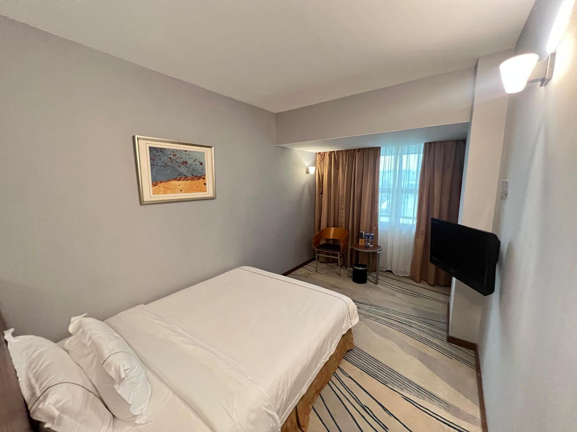 Days Inn Гуанджоу Екстериор снимка