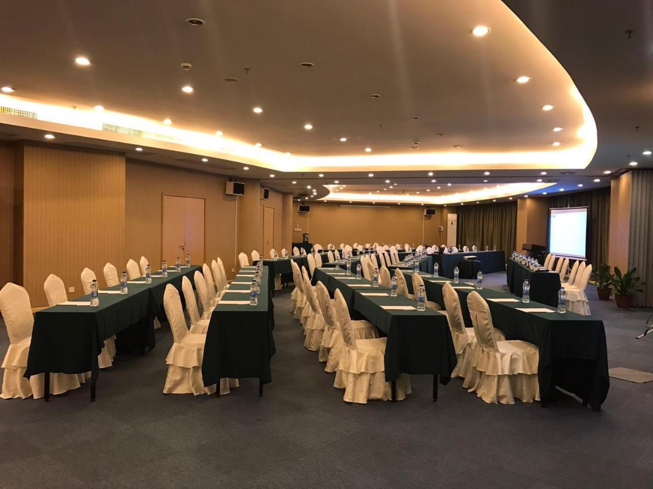 Days Inn Гуанджоу Екстериор снимка
