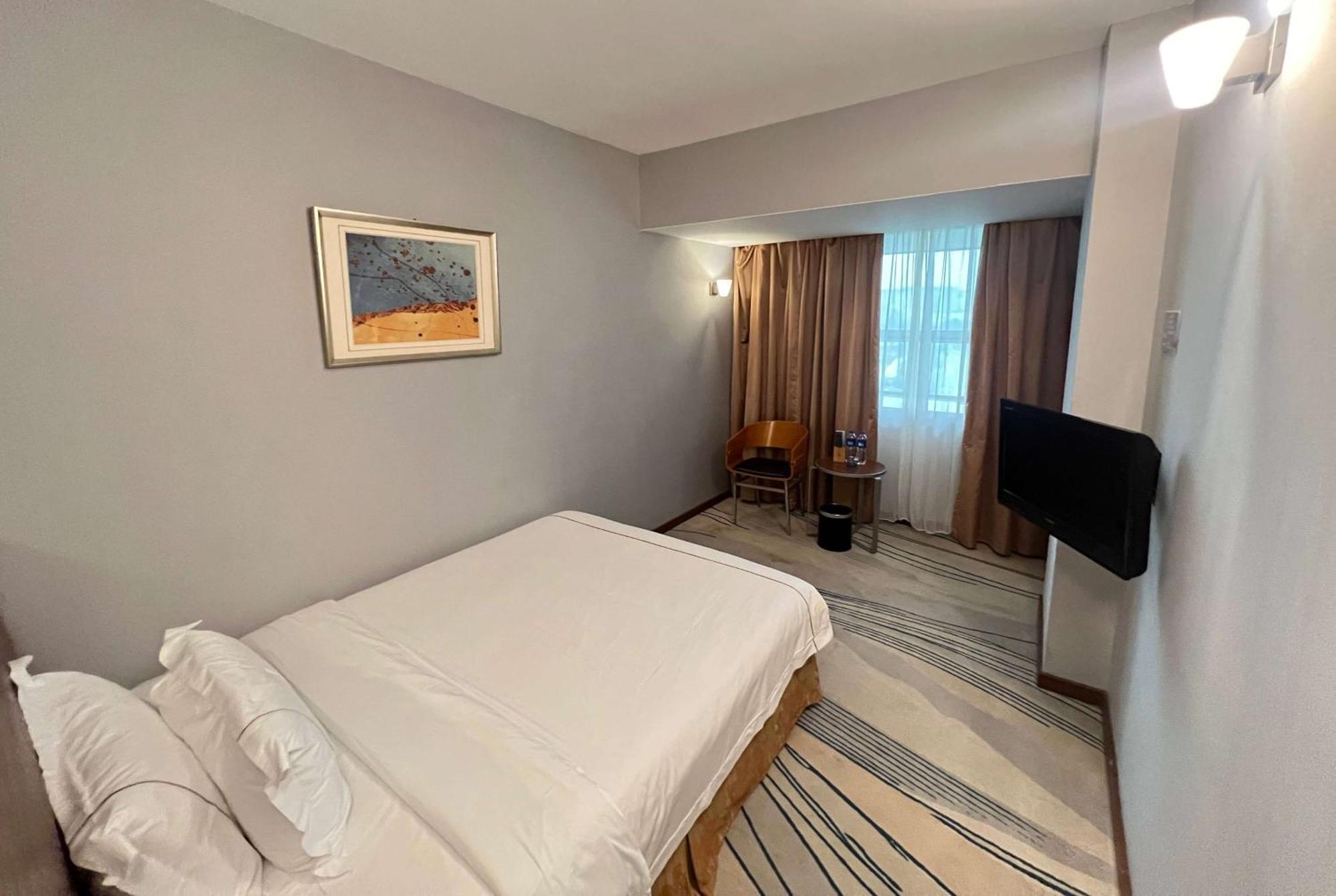 Days Inn Гуанджоу Екстериор снимка