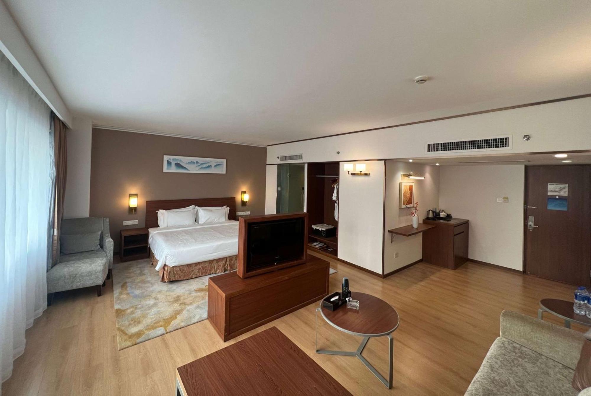 Days Inn Гуанджоу Екстериор снимка
